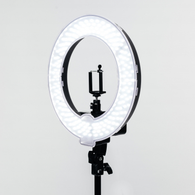 Кольцевые лампы для визажиста